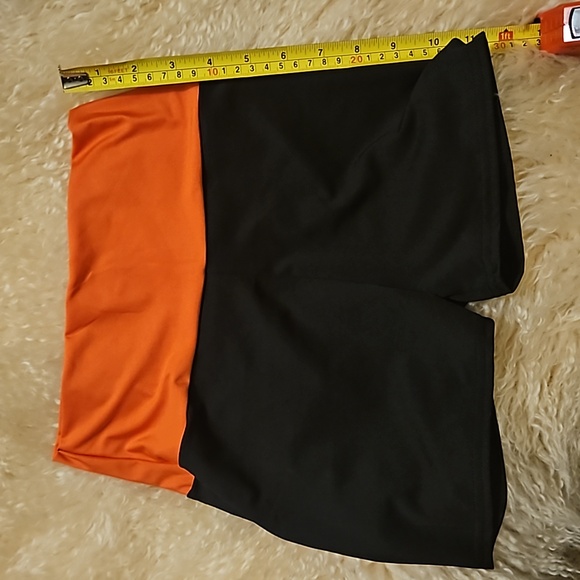 Dance Yoga Shorts Size 2 - Picture 3 of 5